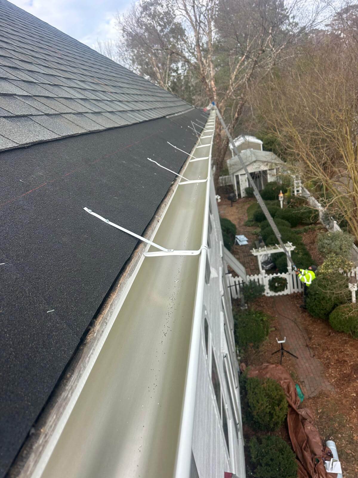 gutter guards installed along with seamless gutters