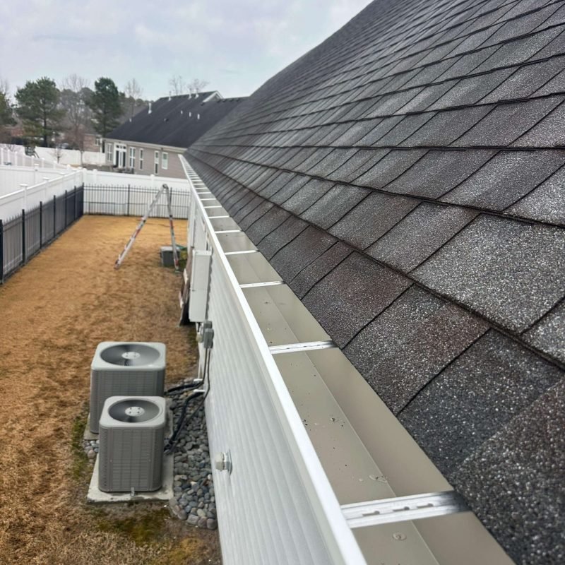 200 foot seamless gutter run with proper slope and hidden hangers in Chesapeake VA